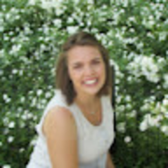 Meet your Posher, Courtney - Picture 1 of 1